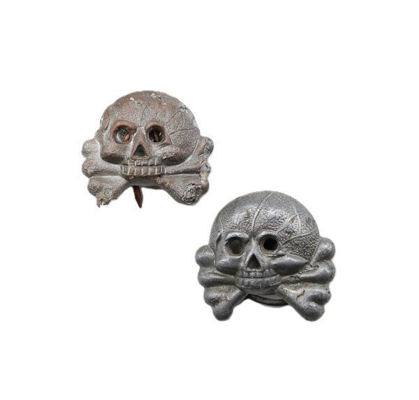 2 x Totenkopf – Auflage für den Kragenspiegel – Panzerbesatzungen – Panzer – TK – Bodenfund