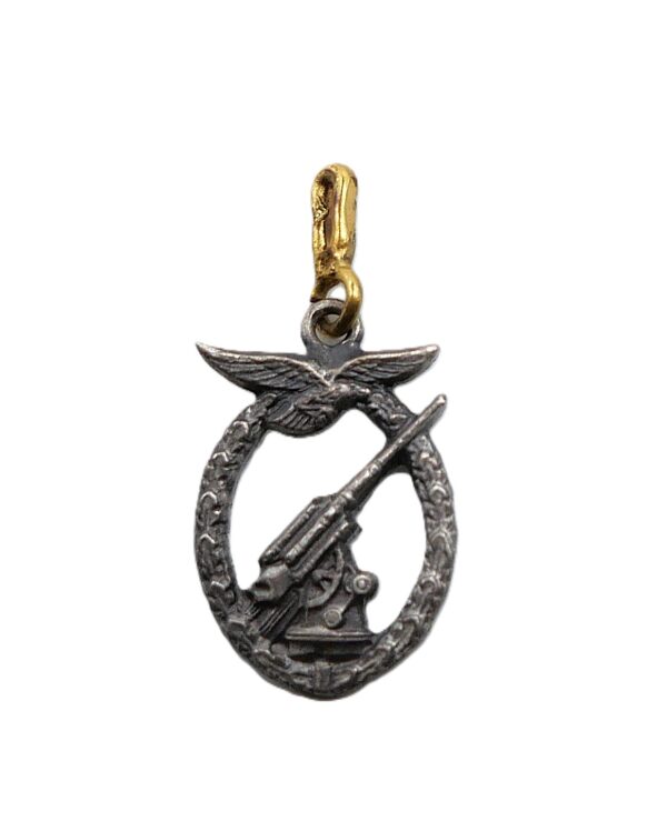 19 mm Miniatur zum Flakkampfabzeichen der Luftwaffe – 57er Ausführung – FKA