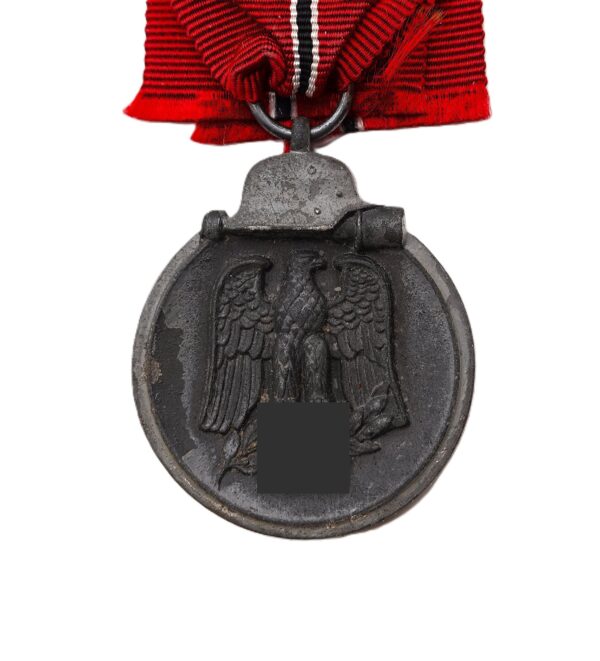 Medaille Winterschlacht im Osten mit Verleihungstüte – Hersteller 28 (Eugen Schmidthäußler, Pforzheim) – WIO – Bild 2