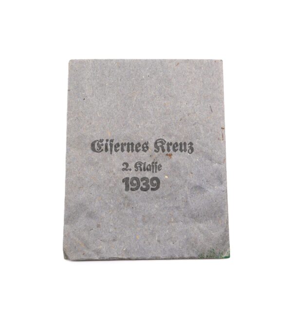 Eisernes Kreuz 2. Klasse 1939 – Hersteller 13 (Gustav Brehmer, Markneukirchen) – Mit der Verleihungstüte – Tüte – EK – Bild 4