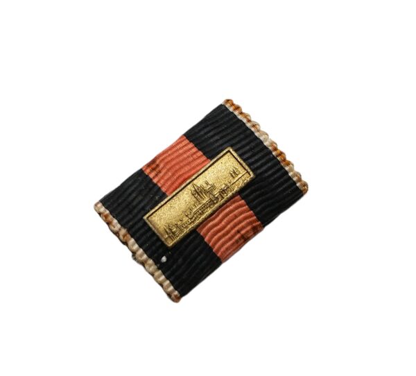 Feldspange – Medaille zur Erinnerung an den 1. Oktober 1938 – Sudetenmedaille mit der Prager Burg Auflage – EK – Bandspange