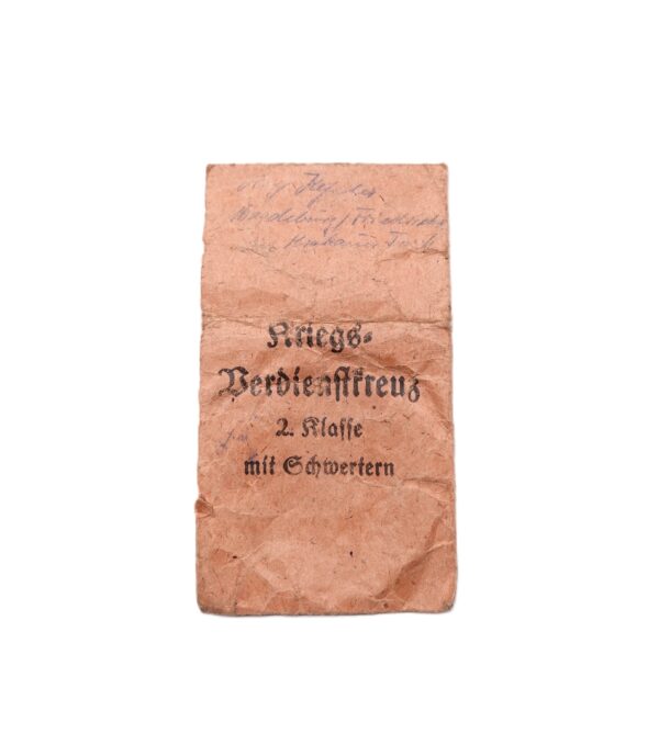 Verleihungstüte zum Kriegsverdienstkreuz 2. Klasse mit Schwerter – Hersteller Gustav Hörter, Pforzheim – KVK