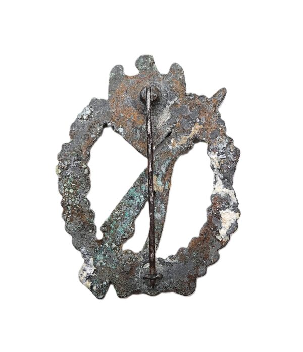 Infanterie Sturmabzeichen Bronze – Hersteller M. K. 6. (Arbeitsgemeinschaft Metall und Kunststoff, Gablonz) – ISA – Bodenfund – Bild 2