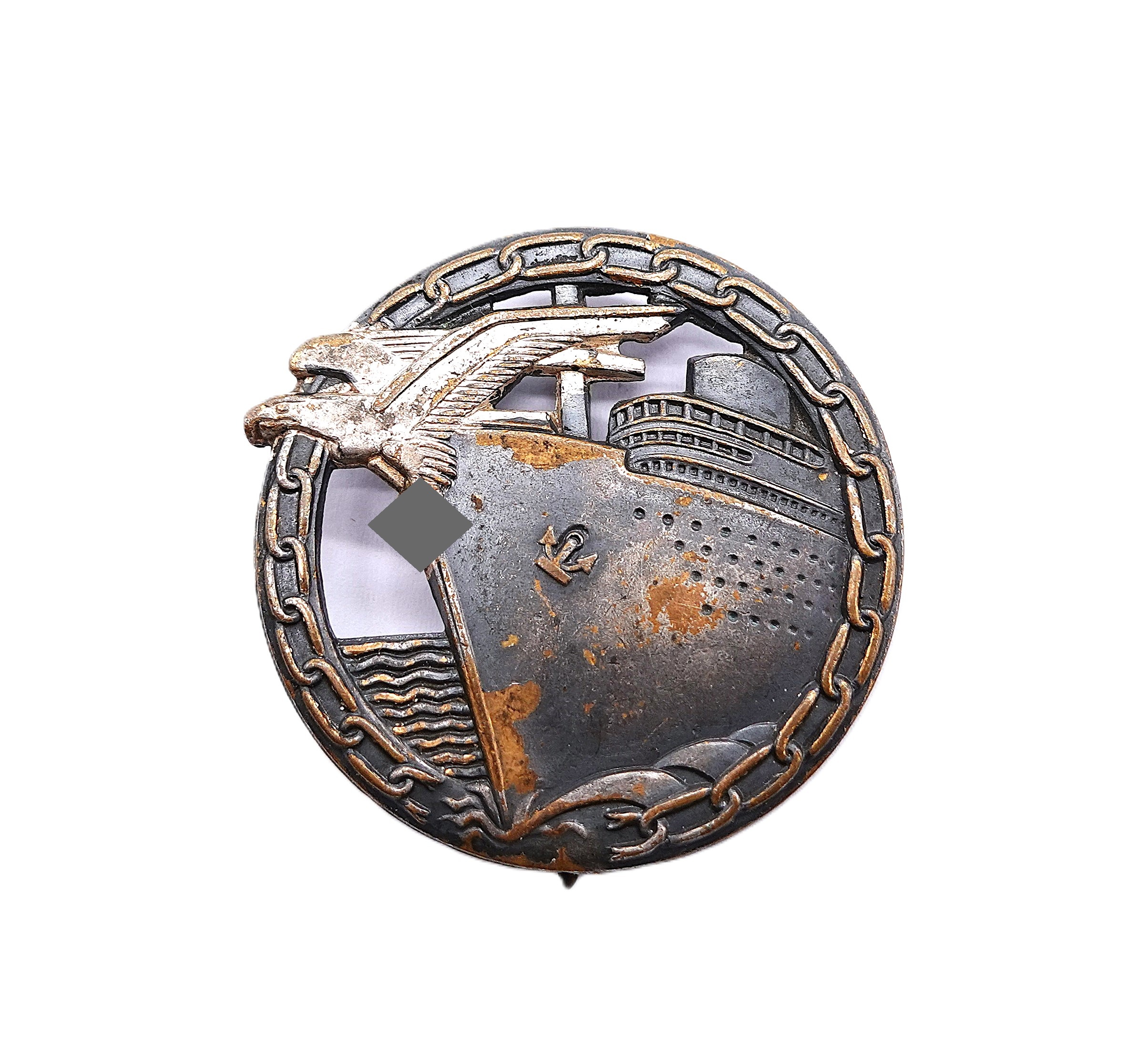 Blockadebrecher Kriegsabzeichen - Dishback Variante - Hersteller Schwerin Berlin - Mit der Halbminiatur - Verleihungsetui - Etui - Kriegsmarine – Bild 4