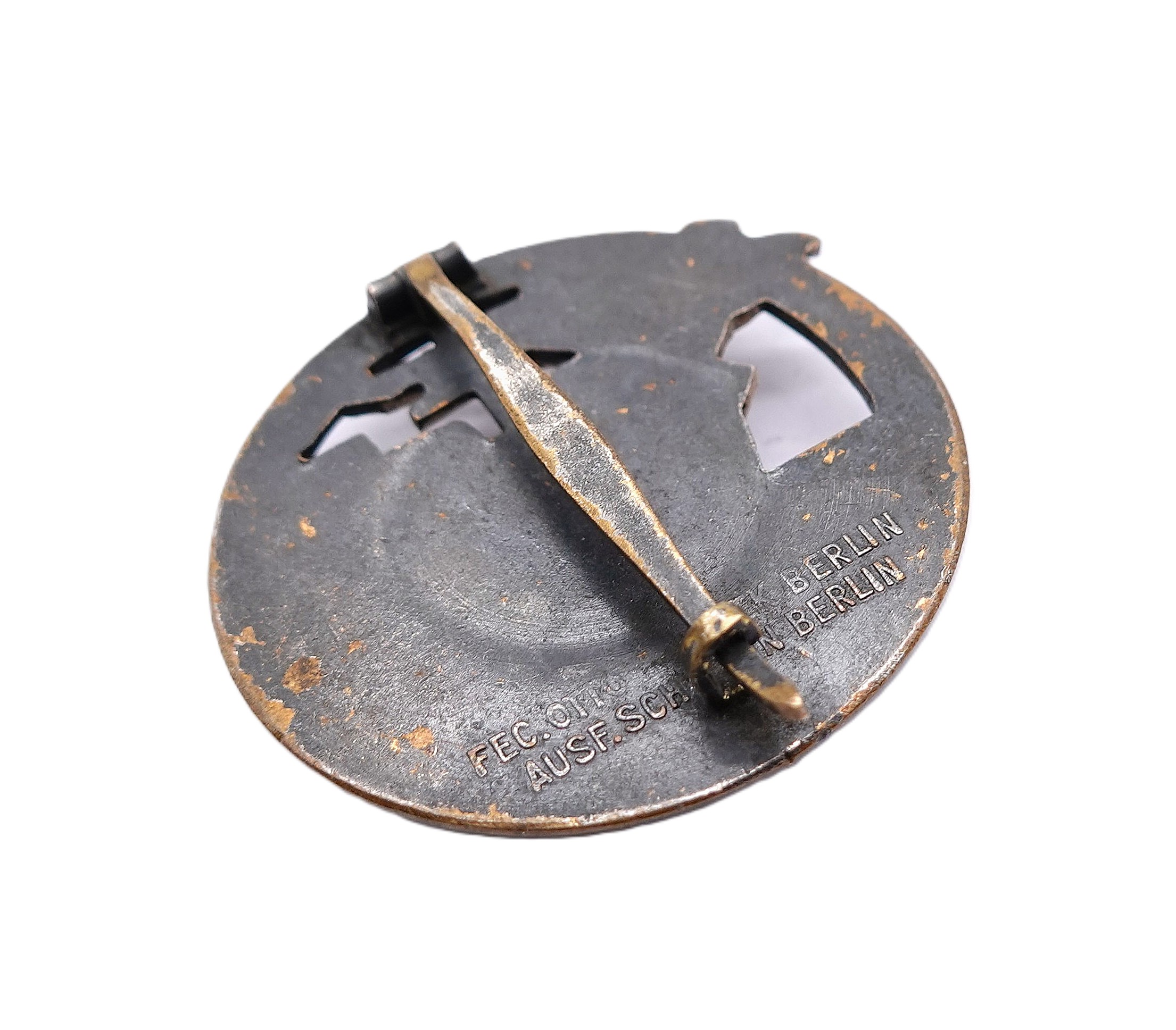 Blockadebrecher Kriegsabzeichen - Dishback Variante - Hersteller Schwerin Berlin - Mit der Halbminiatur - Verleihungsetui - Etui - Kriegsmarine – Bild 6