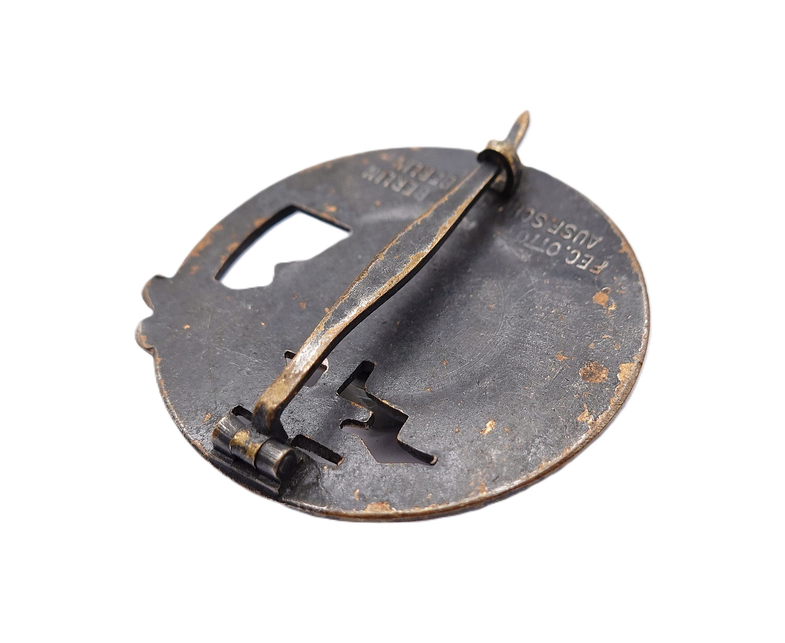 Blockadebrecher Kriegsabzeichen - Dishback Variante - Hersteller Schwerin Berlin - Mit der Halbminiatur - Verleihungsetui - Etui - Kriegsmarine – Bild 7